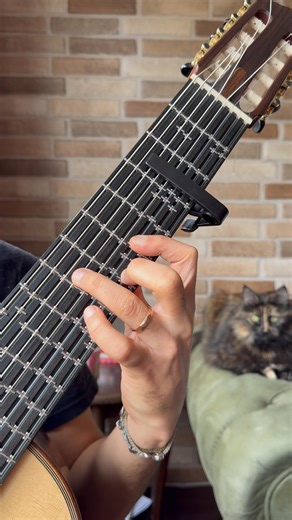 Paco de Lucía’s Cueva del Gato on microtonal guitar