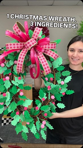 🩷 This one is for my grapevine lovers wreath beginners! Today we are making a Christmas wreath with only THREE INGREDIENTS! ✨ All supplies can be found in our shop (minus the grapevine I think we are out of those 😔) Here’s whatcha need: - (1) 24” grapevine wreath. If you’d like to make this more budget friendly—opt for a 20” circle! You’ll only need 4 sprays. - (5) Pink Felt Holly sprays. Yes—we have them in red, too! - (1) roll of 1.5” pink harlequin and (1) roll of hot pink velvet luster rib