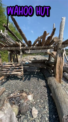 We found the coolest beach hut! It’s called the Wahoo Hut! #beachhuts #beachcombing #beachfinds