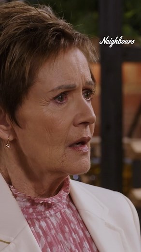 ''There is an alternative route and it's going straight through Ramsay Street.'' 😱 | Neighbours