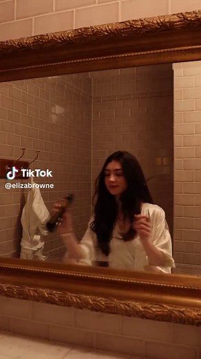 Experience Jasmine Elegance with Good Girl Jasmine Absolute