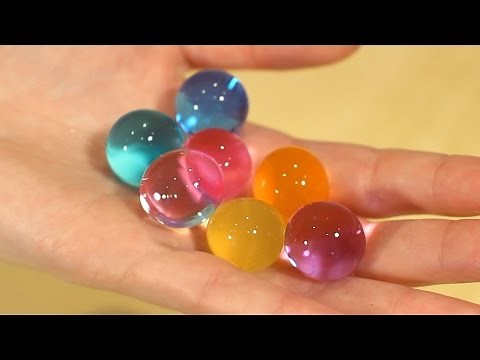 Water Gel Balls Demonstration - Invisible and Colorful Polymer Balls (Spitballs or Water Balz Jumbo)
