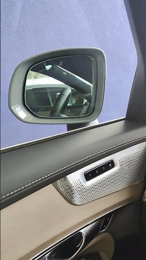 Folding your mirrors in and out on your Volvo