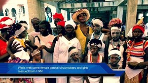 Waris Christmas miracle in Sierra Leone What a wonderful success! During Waris Dirie's visit to Sierra Leone, 20 female genital circumcisers stopped their bloody ritual and handed FGM-threatened girls to the Desert Flower Foundation at a solemn ceremony in Allen Town. From now on, all these young girls are looked after in the sponsorship project "Save a small desert flower". So far, more than 1000 girls in Sierra Leone have been rescued by us from FGM. Please support our project! More at www.des