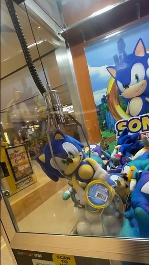 WINNING SONIC!! Claw Machine Win 😃 #clawmachine #sonic #arcade #winner
