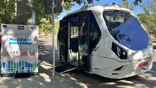 El primer autobús sin conductor de Madrid ya circula por Casa de Campo