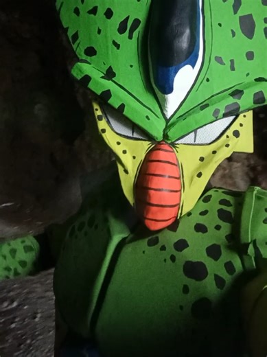 Cosplay de Cell: Dominando el Universo de Dragon Ball