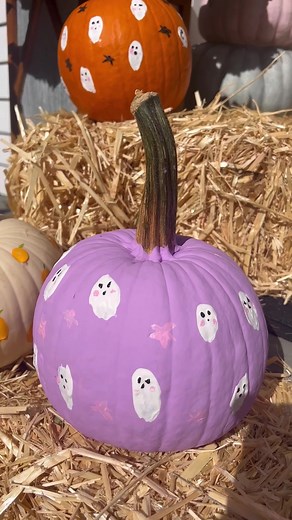 THUMBPRINT PUMPKIN DIY 🎃👻SHARE & SAVE this fun hack for decorating pumpkins with your family!! So easy and they come out so pretty!! We had a lot of fun painting all the different colors! How cute I that purple one?? LIKE COMMENT - “pumpkin” - for links to supplies needed to make thumbprint pumpkins with your family this year!! FOLLOW ME @athomewith.shannon for the best tips and tricks and fun ideas to do with your family!!! #halloween #halloweediy #easydiy #pumpkin #pumpkindecorating #pumpkin