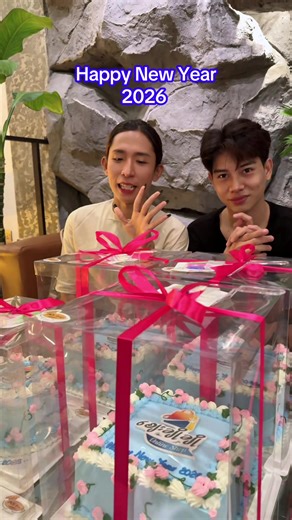 Happy New Year 2026 …… ဝယ်ယူအားပေးတဲ့ ချစ်customer များအားလုံးအထူးကျေးဇူးတင်ရှိပါတယ်နော် …. #happynewyear2026 #happynewyear #စျေးချိုုချို #viral #tiktokmyanmar @🩵မယ်🩵 @Aung Pyae Sone