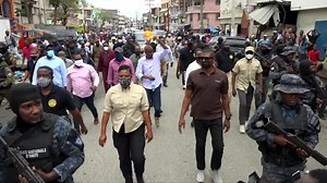 Akonpanye ak premyè Dam nan Martine Moïse, Minis TPTC a Joaséus Nader ak kèk otorite nan depatman Nò a mwen vizite Okap dezyèm vil peyi a jodi samdi 6 mas 2021 an. Mwen di moun Okap espesyalman konpayriyòt Sent Filomèn yo mèsi anpil pou bèl akèy sila a. | Président Jovenel Moïse