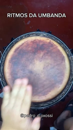 Pedro de Oxóssi 🏹🍃 on Instagram: "OPA! ATENÇÃO AQUI RAPAZIADA 👀🔥 Esses ritmos que você acabou de ver são exatamente os ritmos da Umbanda que eu ensino no curso — do jeito que é tocado no terreiro, sem enrolação. Ijexá, Nagô, Congo, Barravento, Samba de Cabula… toque, variações, entradas, finalizações, palmas e cantiga tudo junto 🔥🥁 E ó: o curso tá em promoção por apenas R$ 35 Valor especial, por tempo limitado mesmo — não é papo. Pagou, recebe o acesso na hora e já começa a estudar hoje. C
