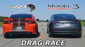 Dodge Charger SRT Hellcat vs Tesla Model 3 Performance: Video Drag Race