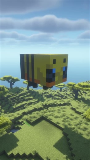Minecraft Bee Statue 🐝 Cute Pixel Build in the Sky ✨ #minecraftshorts #minecraft #minecraftbuilding