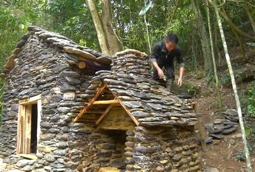 210K views · 8.6K reactions | Wooden house on a raft #wilbuild #camping #travel #hiking #nature #x #outdoors #campinglife #bushcraft #survival #hunting | Chanel Rich | Facebook