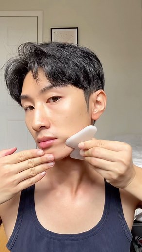 Vincent Tse on Instagram: "Stop using gua sha the wrong way ❌ here are tips and techniques I learned based on Traditional Chinese Medicine where gua sha originates. Not only does gua sha reduce puffiness and sculpt your face, it can soften fine lines, lift the face, and massage out tension in the head and neck. Fun fact: I used to work at a Gua Sha Tool Brand! #guasha #guashatutorial #guashatips #facialmassage #skincare #facelifting #facecontouring #lymphaticdrainage"