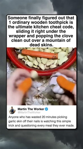 HOW TO PEEL A GARLIC CLOVE IN SECONDS