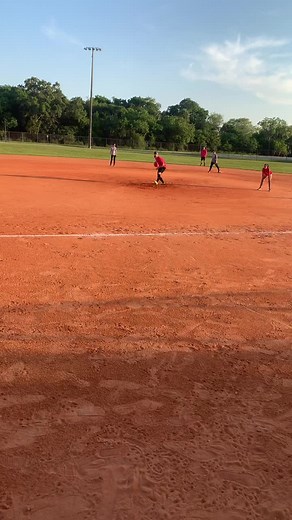 Bunt #fyp #kickball #kickball🦵 #bunt #bunting #buntingworks #bunting😭😭😭 #buntings #bunting👑 #viral