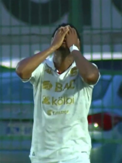 La que desperdicio Sinclair 😳 (via: @FUTVCR ) #futboltico #saprissa #escorpiones #sinclair
