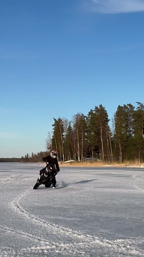 37K views · 2.3K reactions | Last riding session on frozen lake in this winter. What a great day with that old big boys (or girls) 530exc! Thanks for the bike @anniina.aurora  What do you think was it even close at the end? #icetrack #winter #springvibes #enduro #ktm #stuntriding #freestyle #lifestyle #stunts #bikes #supermoto #enduro | Arttu Stenberg | Facebook