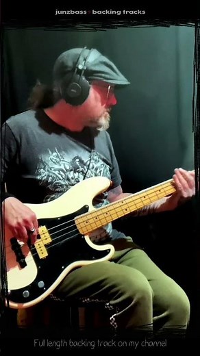 𝄢 Funk Bass Jam over latest Backing Track #bassist