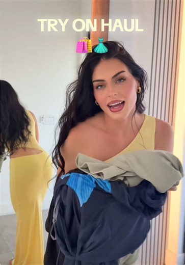 Discover Essential Vacation Outfits in This Try-On Haul