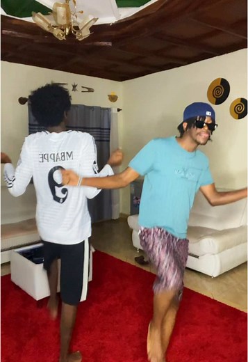 Yuhuuu😂😂 W/ @k1ng @sbn_aaron⚡️ #mumu #mumu_intore