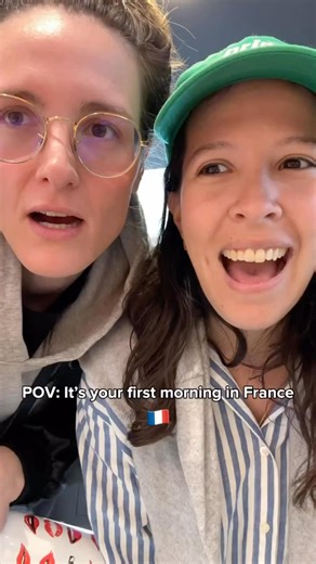 🥐 VIENNOISERIE: literally “things from Vienna.” In the 1830s, Austrian baker August Zang opened a Viennese bakery in Paris, and his buttery creations quickly won Parisian hearts. Before long, viennoiseries were a staple of French culture. They’re a classic choice for 🇫🇷 le petit déjeuner (breakfast) or 🇫🇷 un goûter (afternoon snack). 🇫🇷 French vocab • une viennoiserie = breakfast pastry • une pâtisserie = pastry shop • une boulangerie = bakery • le pain = bread • un croissant = croissant 