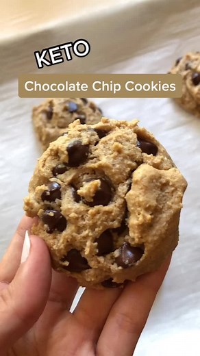 Delicious Keto Chocolate Chip Cookies Recipe