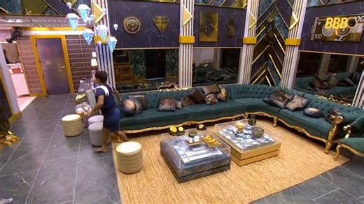 FONTE DOS REALITY ® on Instagram: "👀🗣 Milena conta para Ana Paula e Samira que Edilson Capetinha saiu do banheiro e foi direto preparar uma feijoada sem lavar as mãos. Milena: “Ele tava cortando o bacon e a carne depois de pegar no pinto no banheiro. Vai ter sabe o quê? Feijoada de pinto.” Samira: “Será que vai ter pentelho de ingrediente?” Milena: “Hoje vai ter feijoada de pinto.” #BBB26 🚨 Sigam nossa conta e fique por dentro da cobertura completa do BBB 26 [🎥: Reprodução: Big Brother Brasi