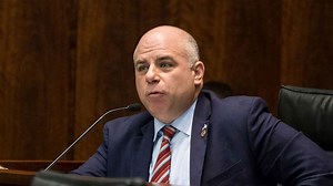 Illinois lawmaker challenges liberal residents to house migrants