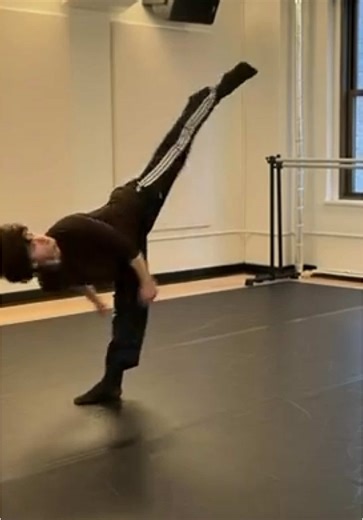 Exploring task work with @Brian Golden | Choreographer ✨ 📍:@Dance Lab New York #fypシ #nyc #dancer #contemporarydance #exploration #dancelab #improvisation