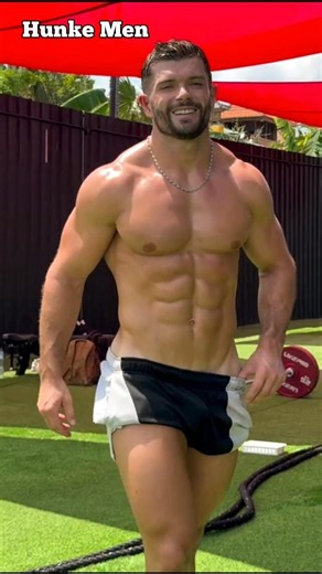 #aesthetic#muscle#motivation#posing#abs#chest#biceps#model#body#hunk#gym#workout#back#bulge