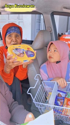 LIKE VIDEO INI BIAR NENEK BAHAGIA DI KASIH ES KRIM #shorts