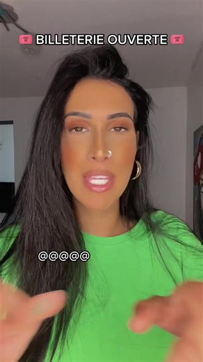 Concert de Lyna Mahyem au Trianon de Paris