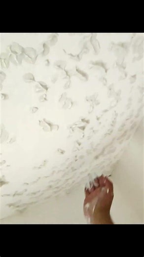 Texturing drywall on the ceiling with a knockdown texture. #drywallrepair #texture