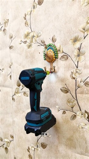 🌟 This magnetic bit changes everything!#MagneticBits #ScrewdriverHack #ToolTok #DIYTools #HandymanTips | Fixlt.Geek