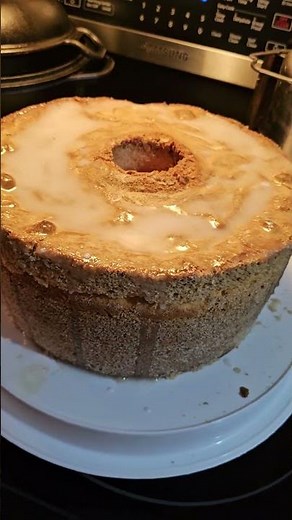 This is Eric & Teresa's Mike high cream cheese powdered sugar pound cake recipe...it's delicious!