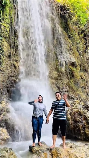 NYANTAI DI AIR TERJUN MBENGKAT