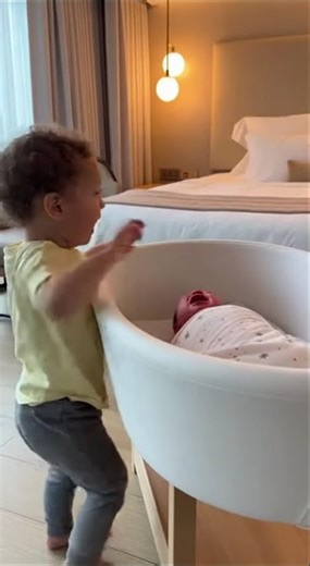 Mini Protector Panic 😆#ToddlerReaction #NewBaby #KidsFunny #ViralReels #ShortVideo#funny #funnyvideo