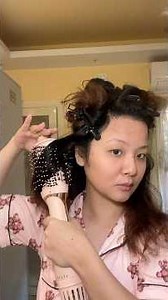 Easy Blowout at home for beginners #blowoutathome #blowoututorial #shorts