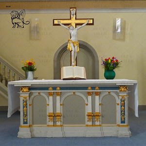 [Hot Item] Modern Handcarved Religious Cross Jesus Natural Stone Church Altar Table Marble Catholic Altar Factory