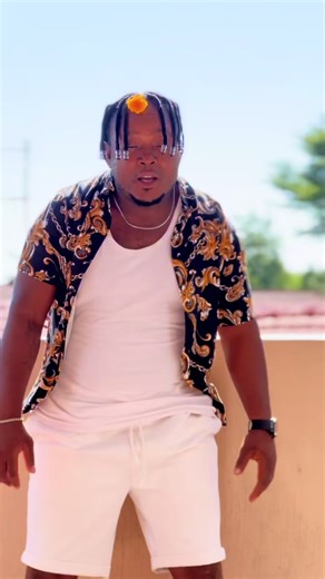 You looking for a love song ka Seped? This is your song. “Sokologa”. I’m in Jane furse Artificial Pitch on Saturday the 4th of April. MALEBOO’s ONE MAN SHOW. Tickets out at Shoprite and computicket