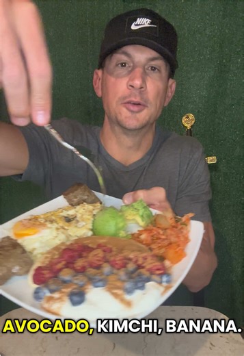 MUK BANG! Breaking a 19 hour fast with steak, eggs, avocado, kimchi, banana, plain greek yogurt, blueberries, raspberries and cinnamon! #mukbang