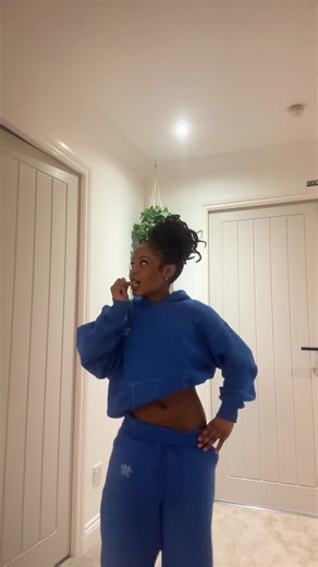 Learning the Bubble Gum Dance: A Fun Challenge!