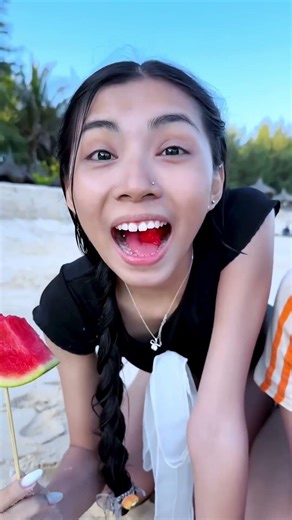 LNS - Bài ca ăn canh và dưa hấu trên bãi biển || Lemon song cover #shorts