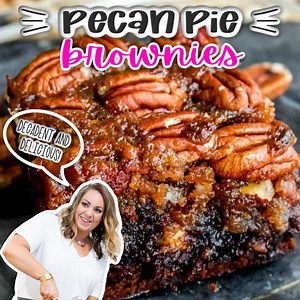 PRINT FULL RECIPE--> https://realhousemoms.com/pecan-pie-brownies/ These PECAN PIE BROWNIES are a chocolaty twist on the traditional pecan pie! So delicious and your new favorite! | Real Housemoms