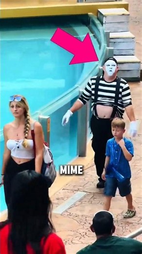 This Mime Secretly Copies Strangers