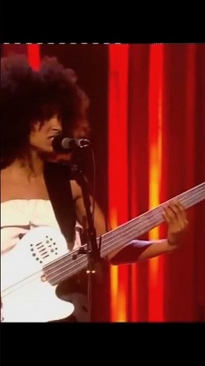 Basse… et voix | Esperanza Spalding #bass #jazz
