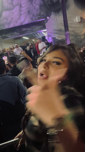 Celebrating all week for my baby sisters 15th birthday . @OLDSKOOLTEEN This was the first oldie concert that we been to and definitely not our last ! 😎✌🏼#oldschool #oldies #artlaboe #marywells #15thbirthday #bigbrother #mysisterskeeper #famila #porvida #Aryanna #makehergoviral
