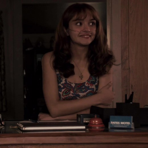 Olivia Cooke Bates Motel: Characters, Kisses, and More